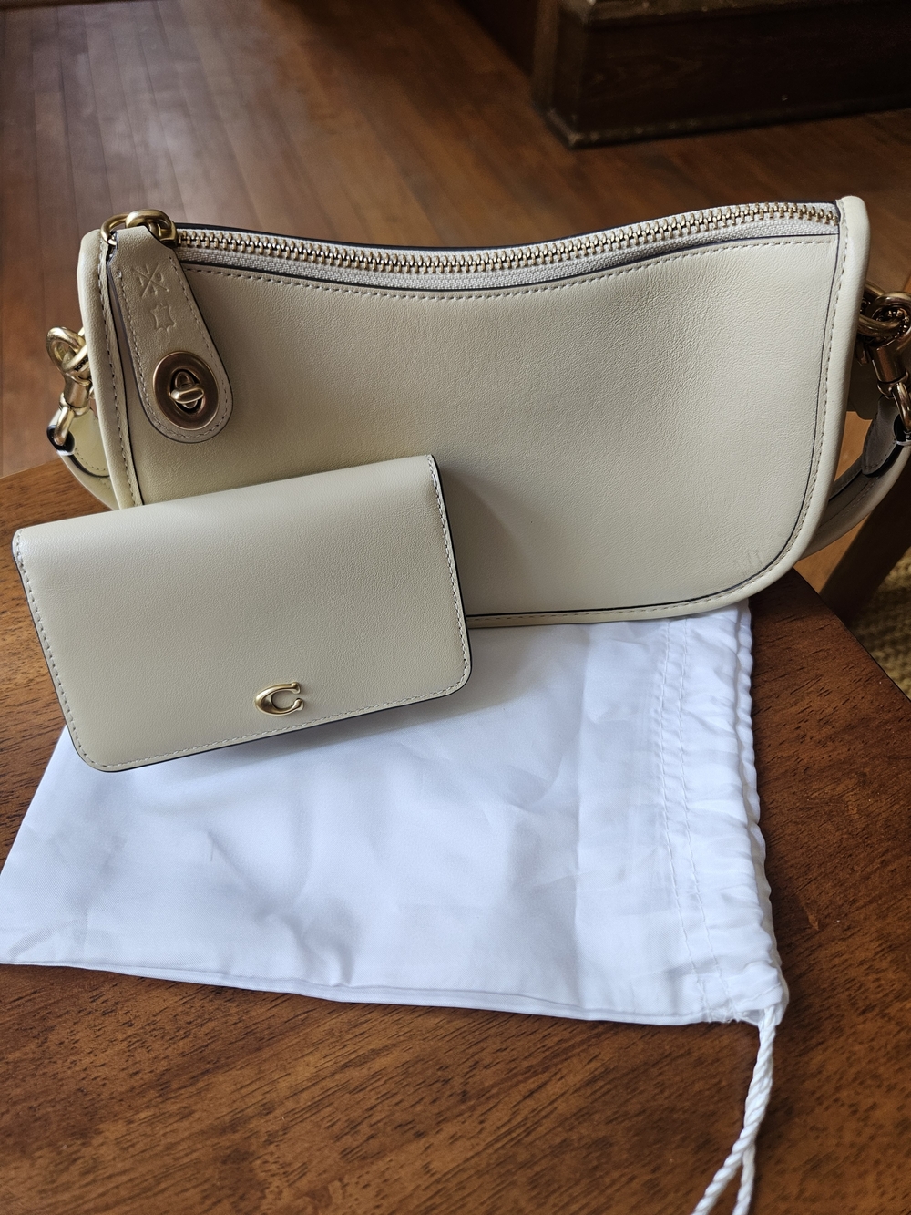 Coach Cream Leather Shoulder Bag with Matching Card Case